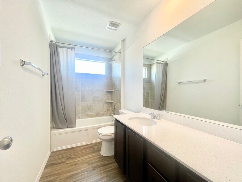 Building Photo - 217 Coventry Dr