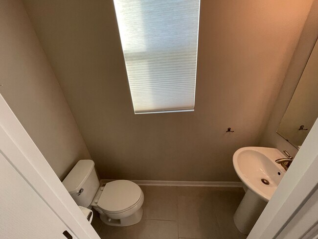 Building Photo - 13532 Fountainbleau Dr