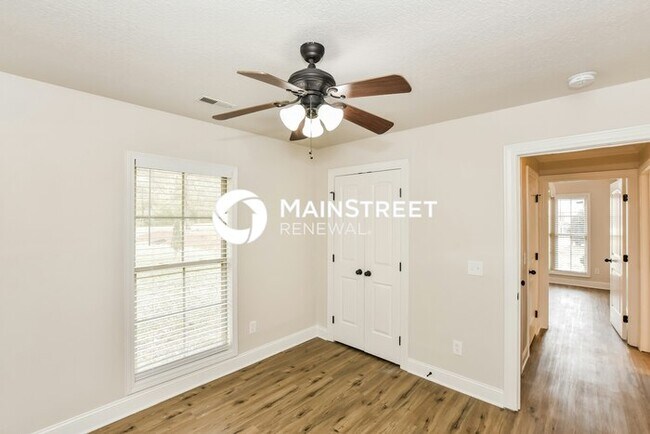 Building Photo - 3 Bedroom Pet-Friendly Home in HUNTSVILLE, AL with Main Street Renewal