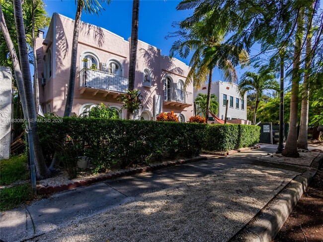 Building Photo - 143 NE 43rd St