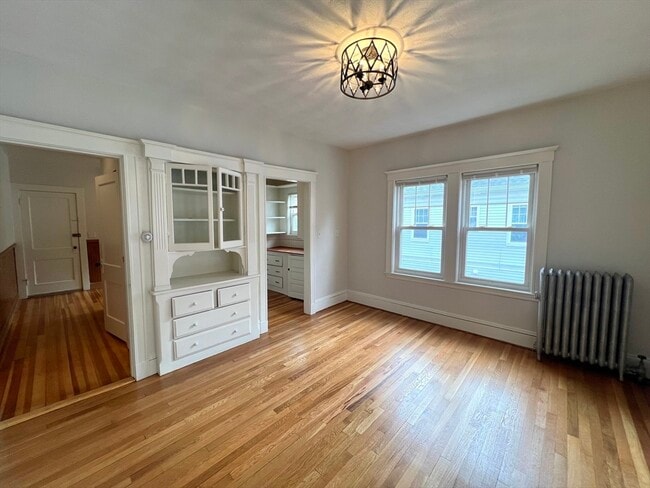 Building Photo - 171 School St