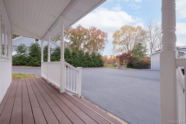 Building Photo - 17 Old Lake Rd