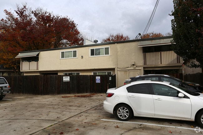 Building Photo - 14th & Q Street Apartments