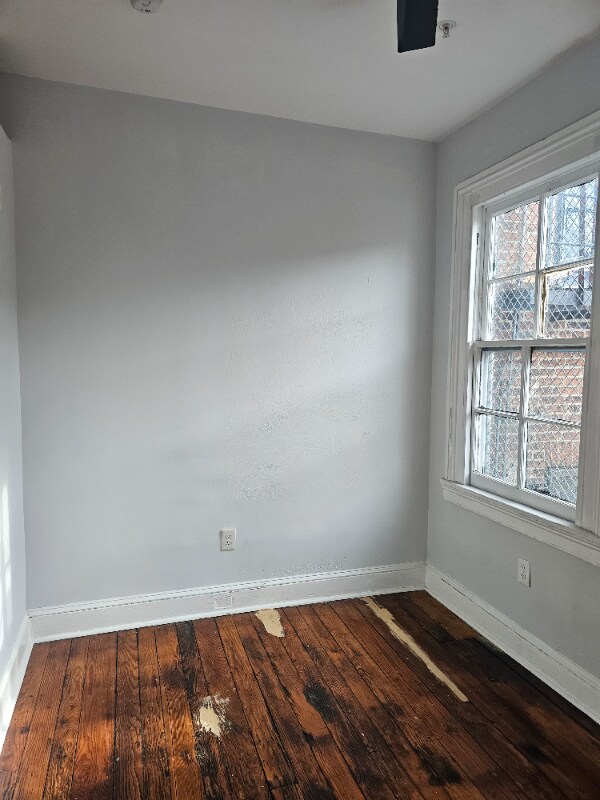 Building Photo - 2116 N Charles St