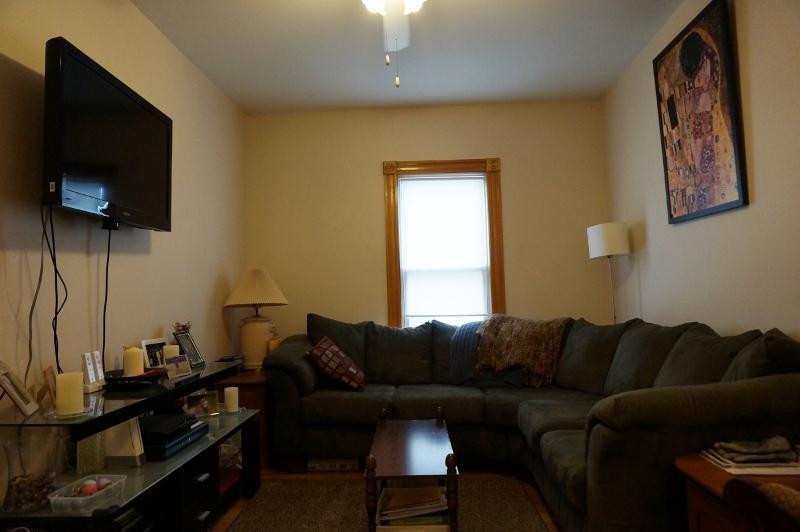 Building Photo - 78 Mozart St
