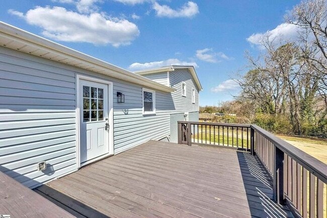 Building Photo - A 4-bedroom GEM!!