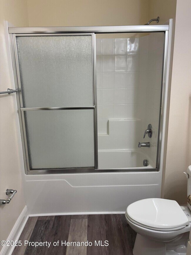 Building Photo - 1159 MacFarlane Ave