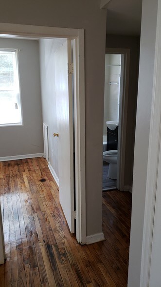 Building Photo - 4809 Meade St NE