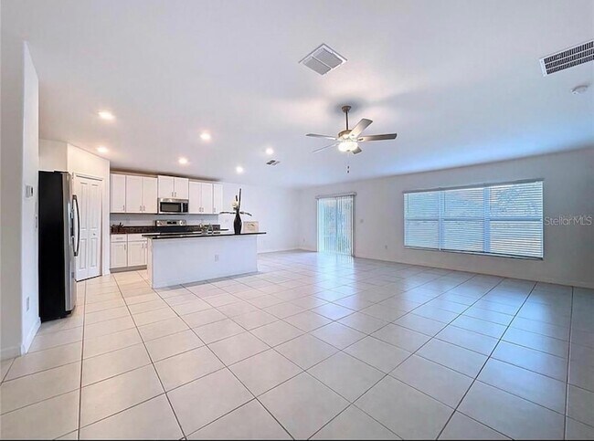 Building Photo - 6557 Bar S Bar Trl