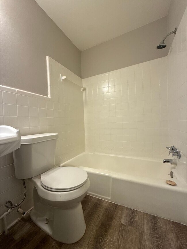 Building Photo - 3 Bed 2 Bath in Jonesboro!