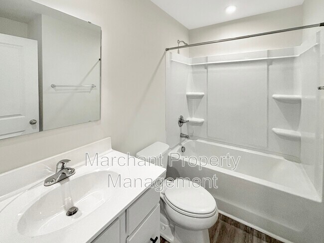 Building Photo - 219 Maple Frg Trl