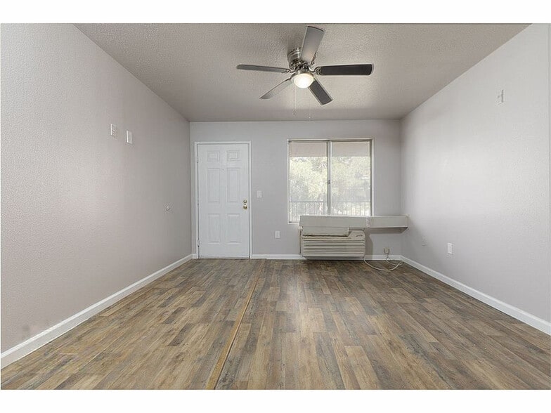 Building Photo - 100 Pulsipher Ln