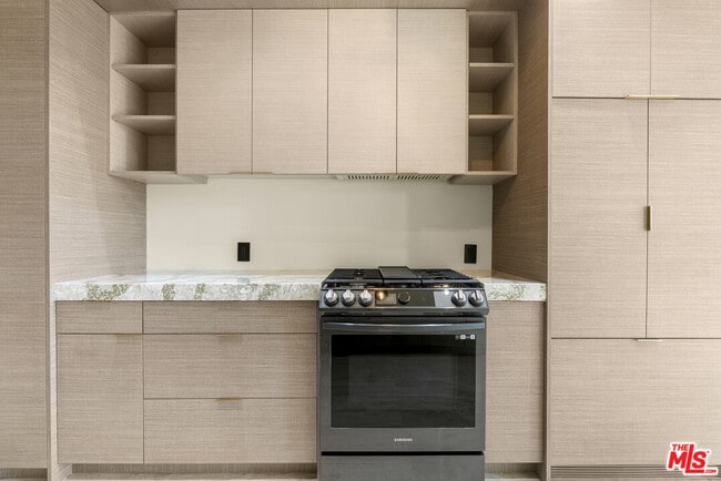 Building Photo - 1021 N Ogden Dr