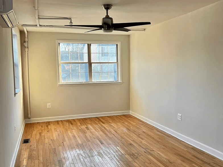 Building Photo - 758 209th St