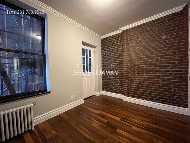 Building Photo - 221 E 23rd St