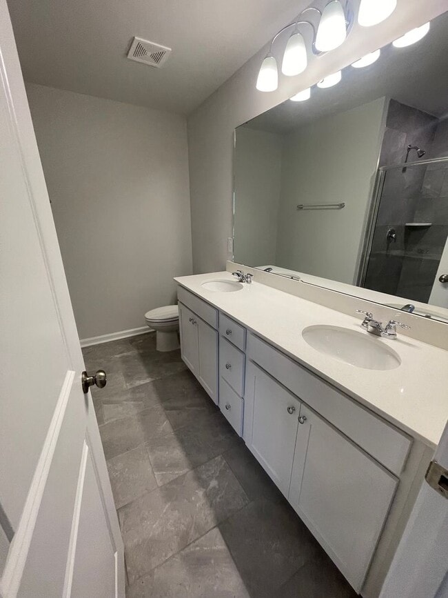 Building Photo - Charming 3 Bedroom Home Located in Raleigh