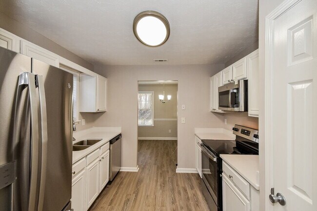 Building Photo - 2155 Belcourt Dr