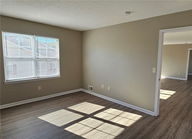 Building Photo - 1609 Hill Park Ct