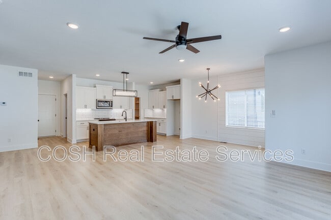 Building Photo - 3574 N Tyler Ct