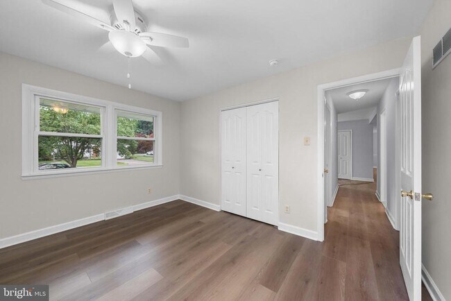 Building Photo - 3335 S Rockfield Dr