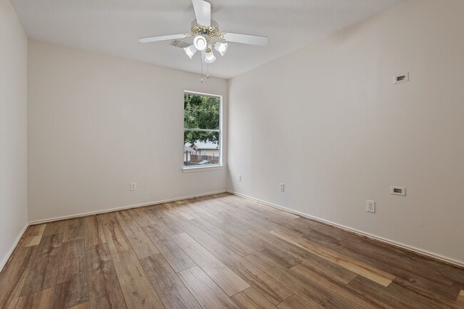 Building Photo - 22523 Holly Lake Dr
