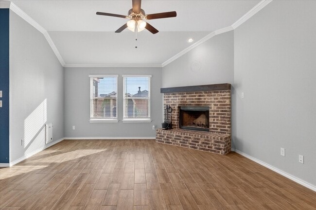 Building Photo - 628 Presidio St