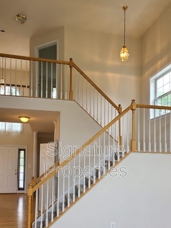 Building Photo - 4 Marquis Ct