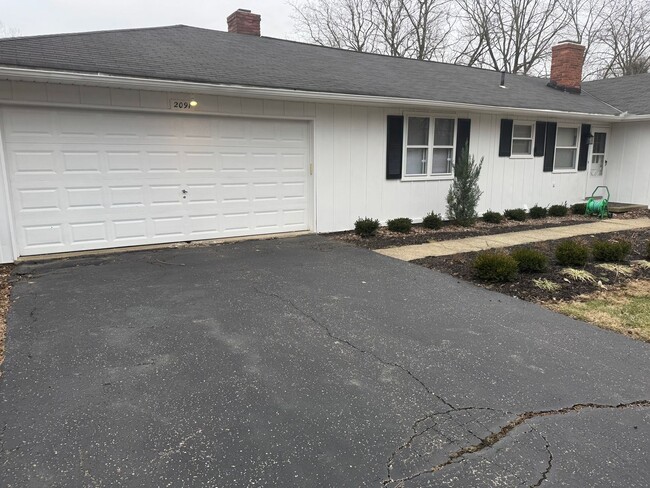 Primary Photo - 3 Bedroom Ranch - Upper Arlington, OH