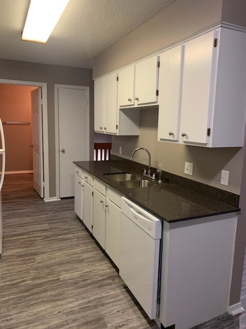 Generous Countertop/Cabinet Space - Victoria Park of Edmond