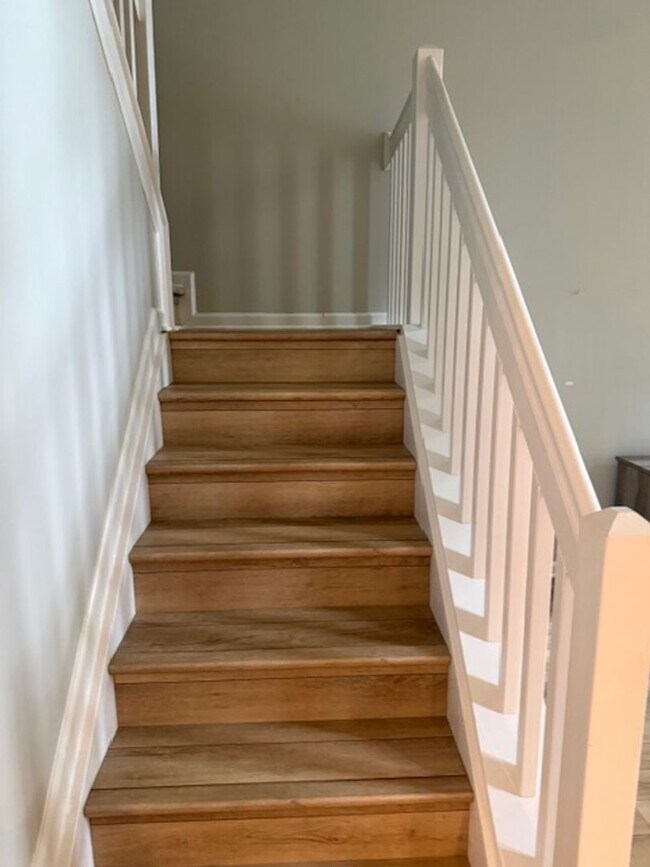 Building Photo - 59 Portrait Ln