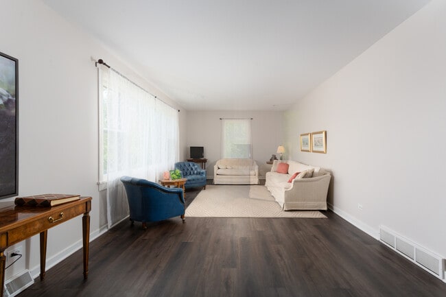 Building Photo - 10107 IL-120