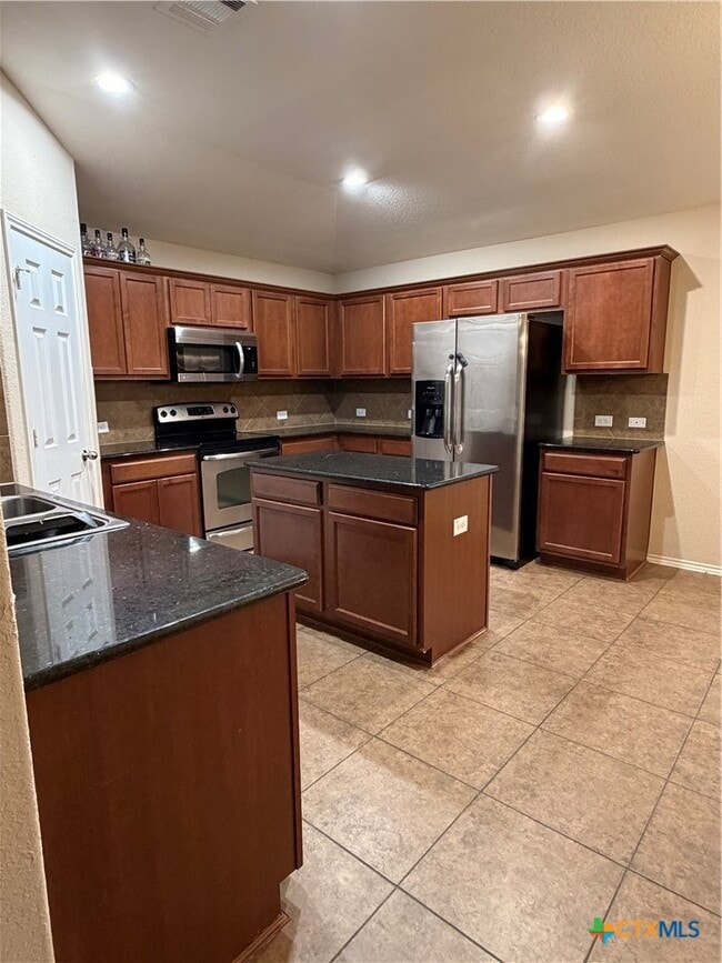 Building Photo - 647 Tom Kemp Dr