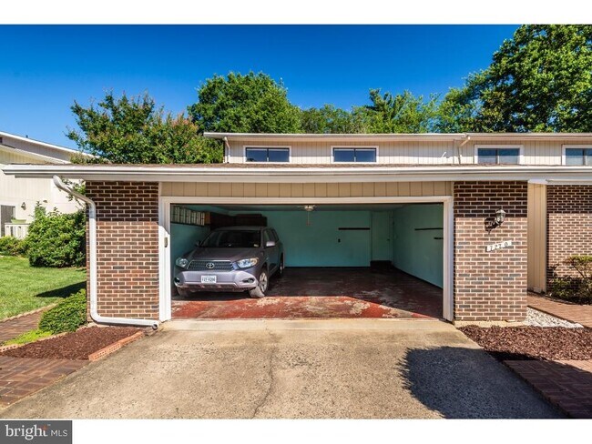 Building Photo - 7220 Vistas Ln