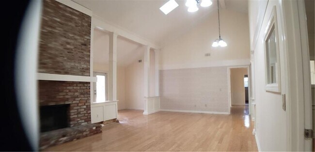 Building Photo - 4083 Deerbrook Way SW