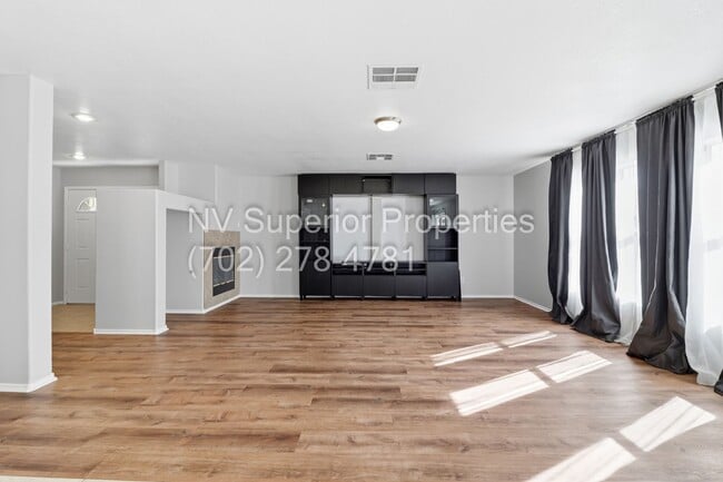 Building Photo - NW North Las Vegas!! Single Story!! No Carpet!! Low Maintenance Desert landscape front and back!!