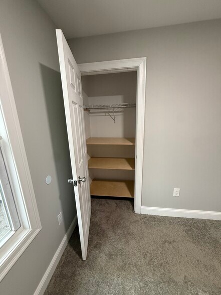 Building Photo - 25 Denison St