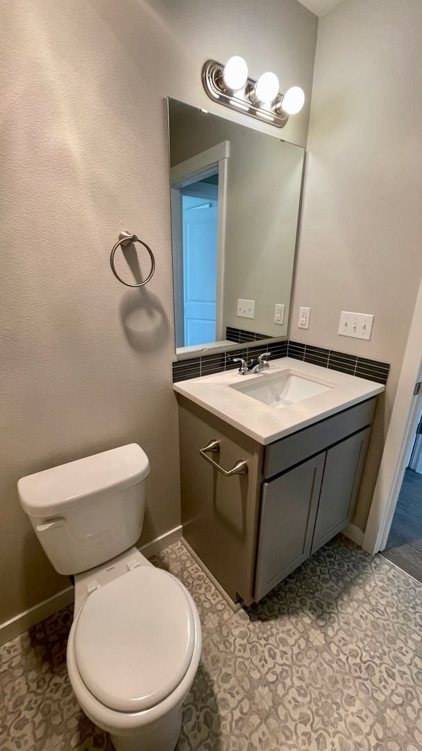Building Photo - Beautiful 3 Bedroom Duplex with Garage!