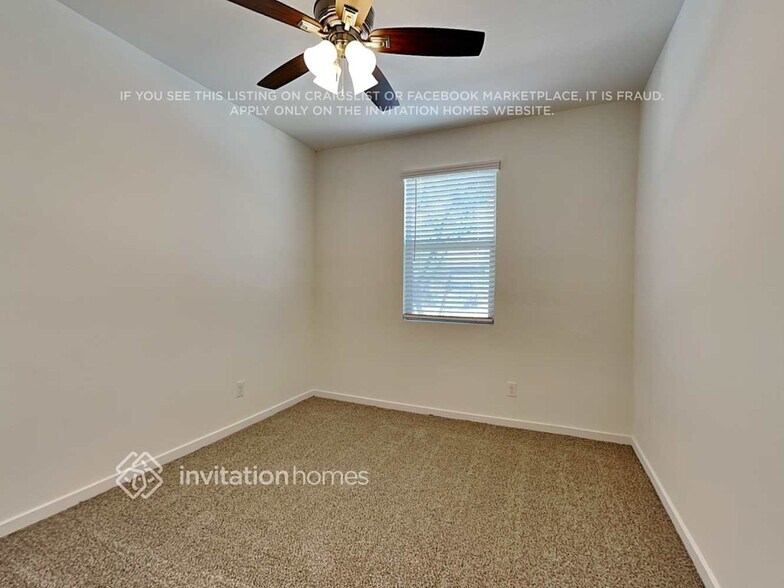 Building Photo - 17705 W Pinnacle Vista Dr