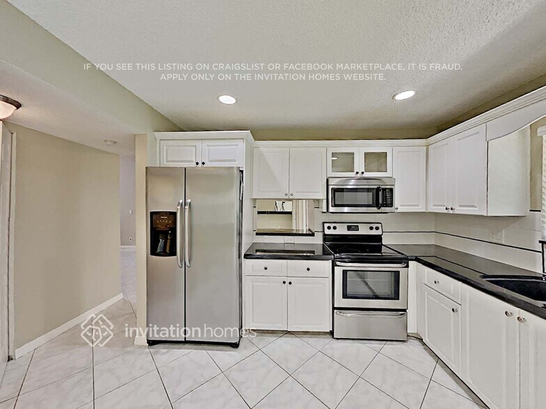 Building Photo - 22301 Thousand Pines Ln