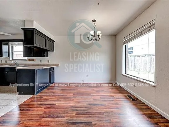 Building Photo - West Norman 3 Bed 2 Bath Home!