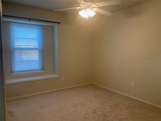 Building Photo - 313 Foreston Dr