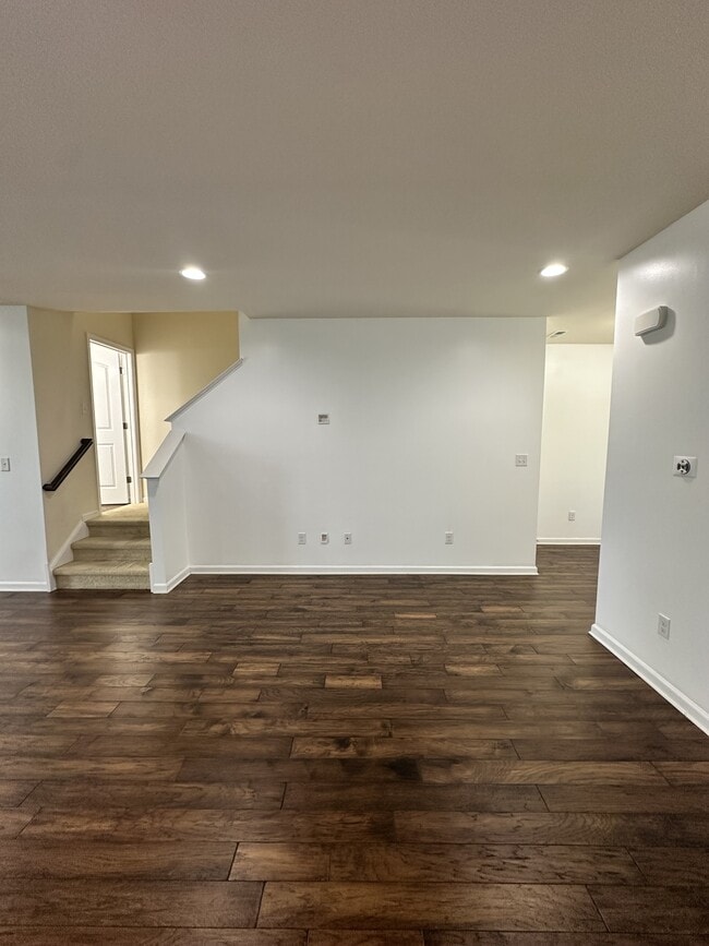 Building Photo - 255 Wilmore Dr