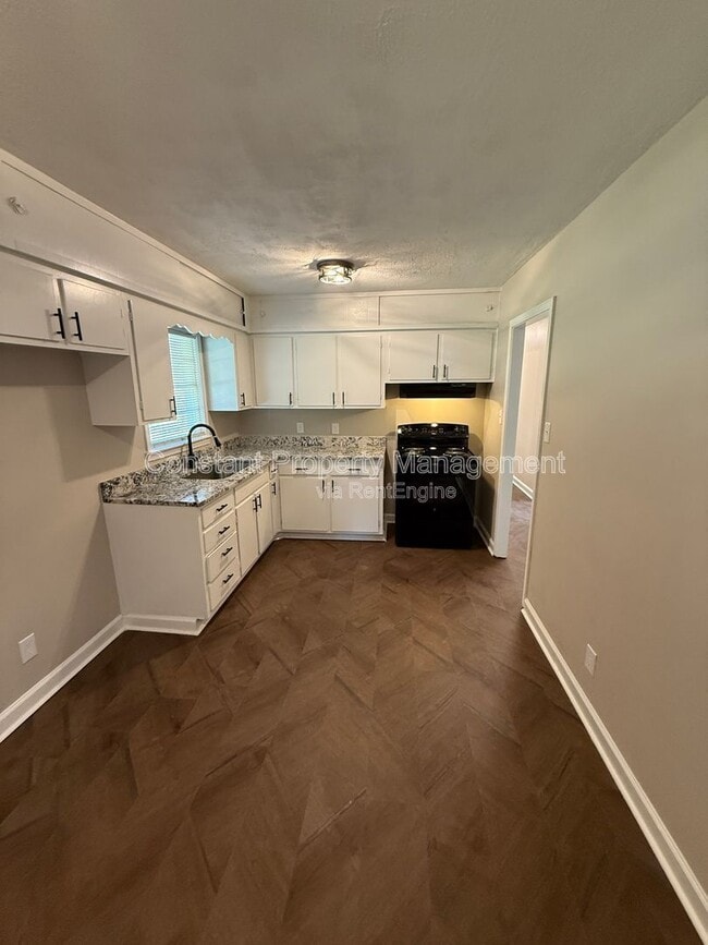 Building Photo - 3059 O'Hara Dr N