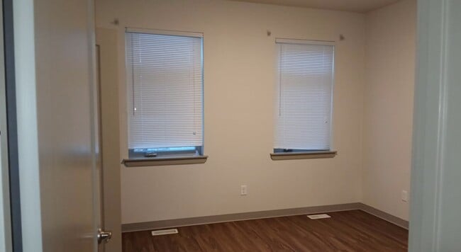 Building Photo - 16512 Centerpark Ct