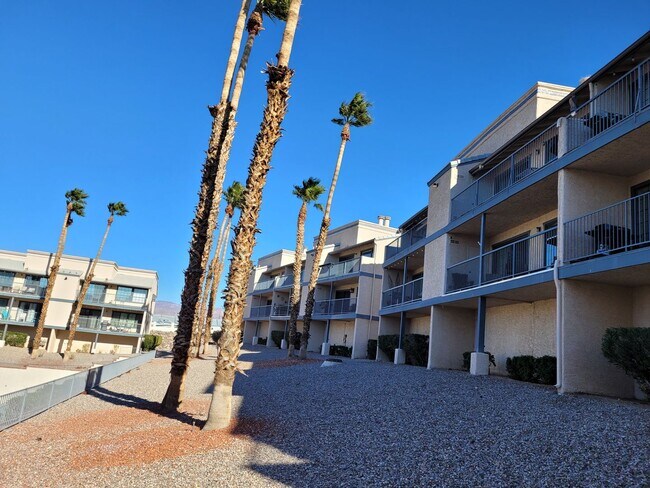 Building Photo - Affordable 2bed/2 bath Condo is Beautiful ...