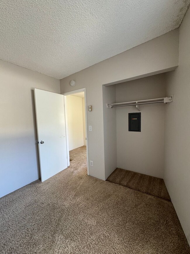 Building Photo - One Bedroom Condo Across From USD