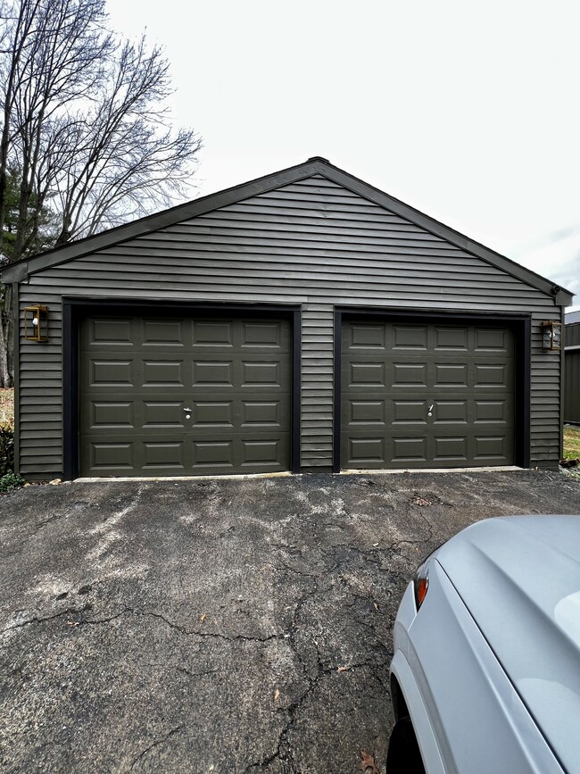 Large 2 car garage - 633 Little Britain Rd N