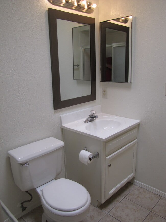 Building Photo - 752 S Sunset Vista Dr