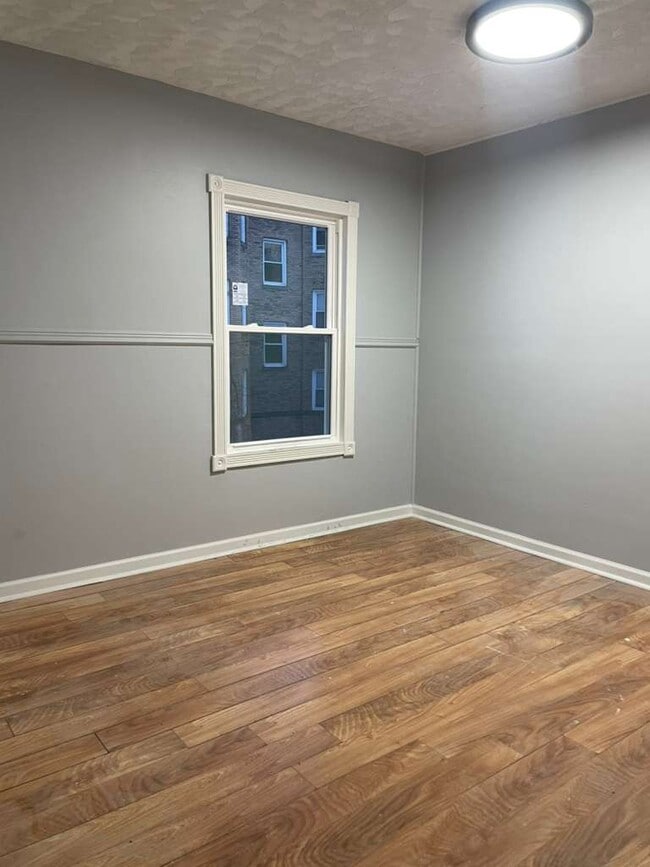 Building Photo - 7840 S Saginaw Ave