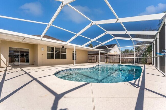 Building Photo - 1442 Lake Shore Ranch Dr